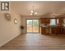 305 51 Avenue, Coalhurst, AB T0L0V0 Photo 11
