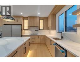 5pc Bathroom - 135 South Shore Road, Chestermere, AB T1X3G2 Photo 11
