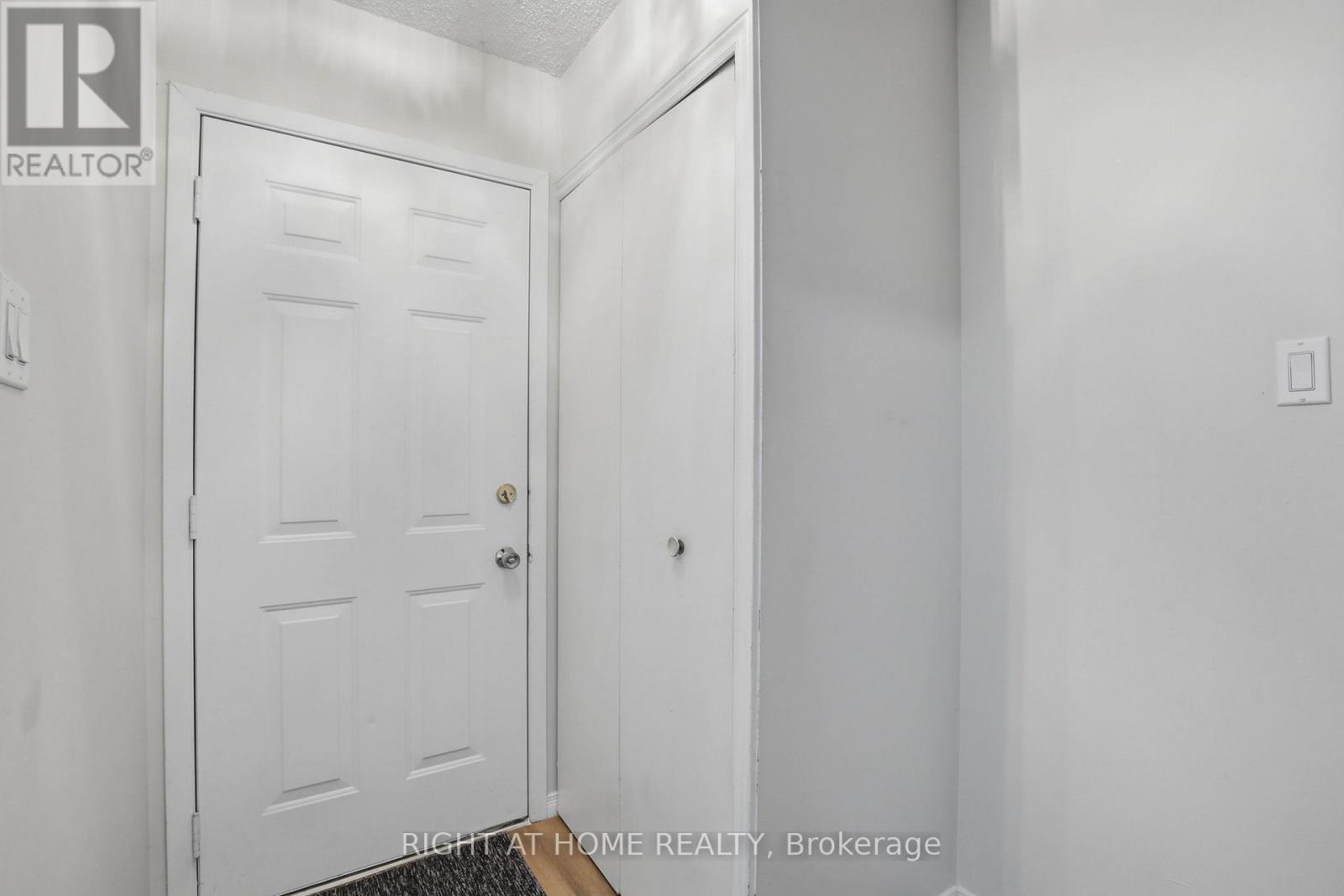 #62 320 Westminster Avenue, London South (South H), Ontario, N6C5H5, London South (South H), Ontario — photo 4 of 5