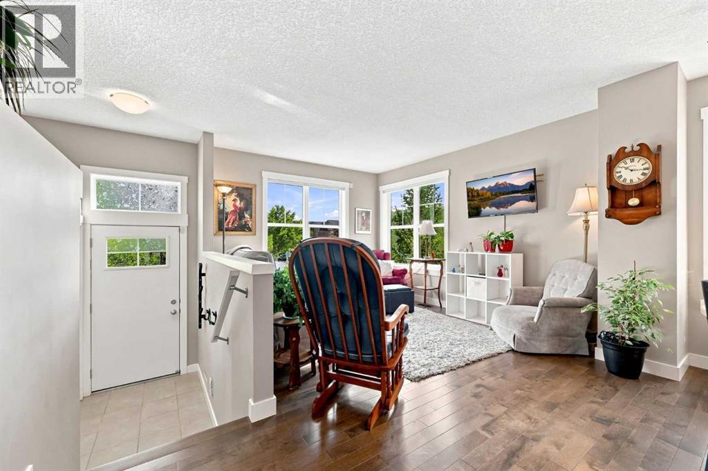 345 Mckenzie Towne Gate Southeast, Calgary, Alberta, T2Z1C8, Calgary, Alberta — photo 4 of 5