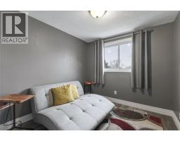 1103 Cardiff Court, Sarnia, ON N7S4B6 Photo 16
