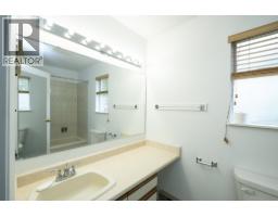 1214 Carole Place, Gibsons, BC V0N1V4 Photo 10