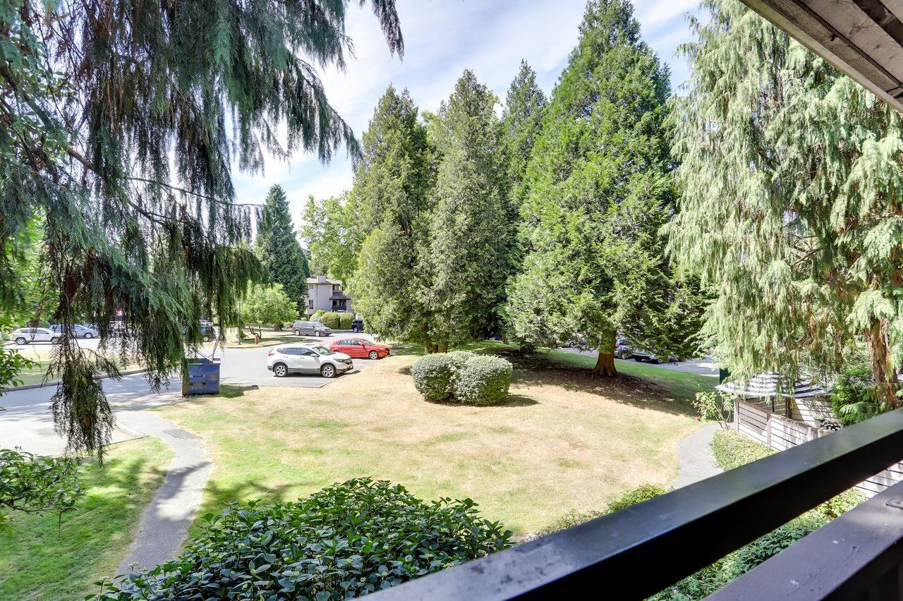 10532 HOLLY PARK LANE, Surrey
