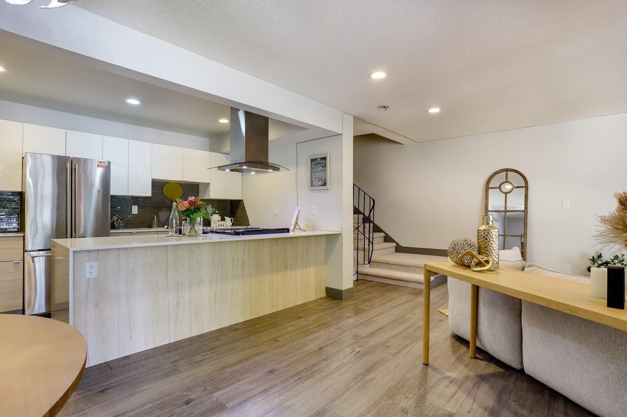 10532 HOLLY PARK LANE, Surrey