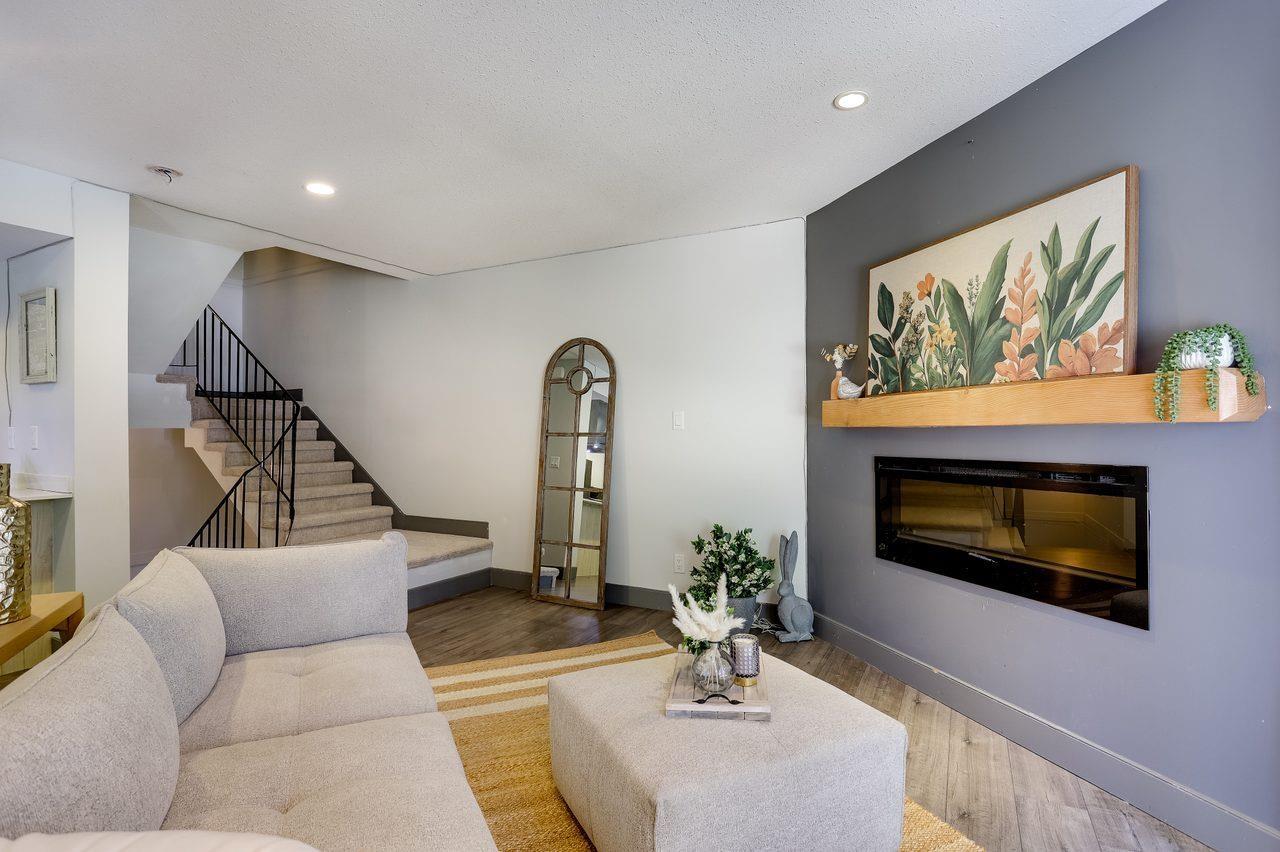 10532 HOLLY PARK LANE, Surrey