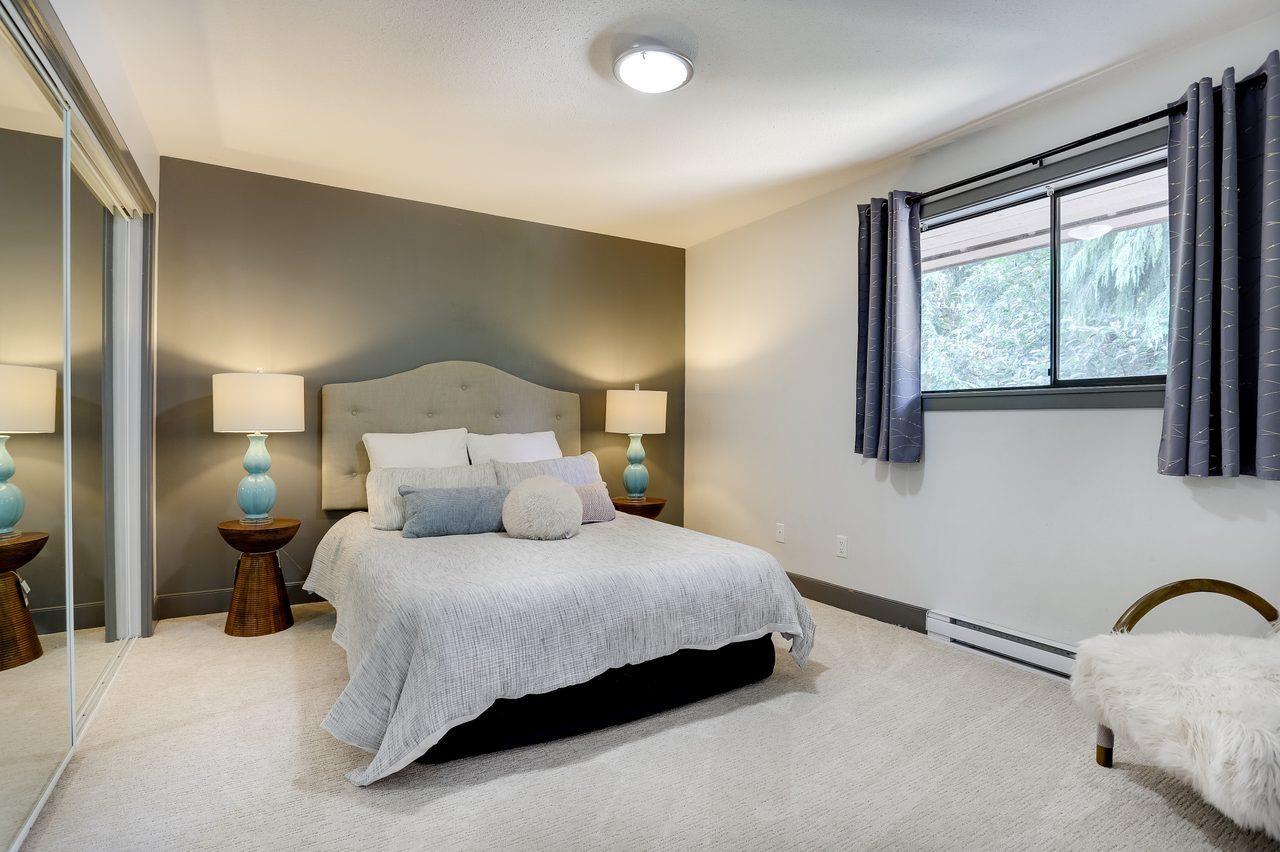 10532 HOLLY PARK LANE, Surrey