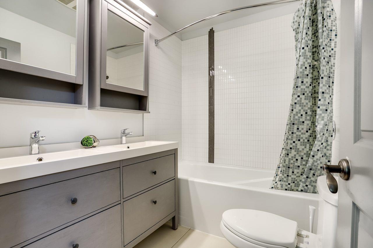 10532 HOLLY PARK LANE, Surrey