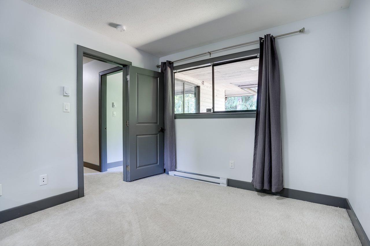 10532 HOLLY PARK LANE, Surrey