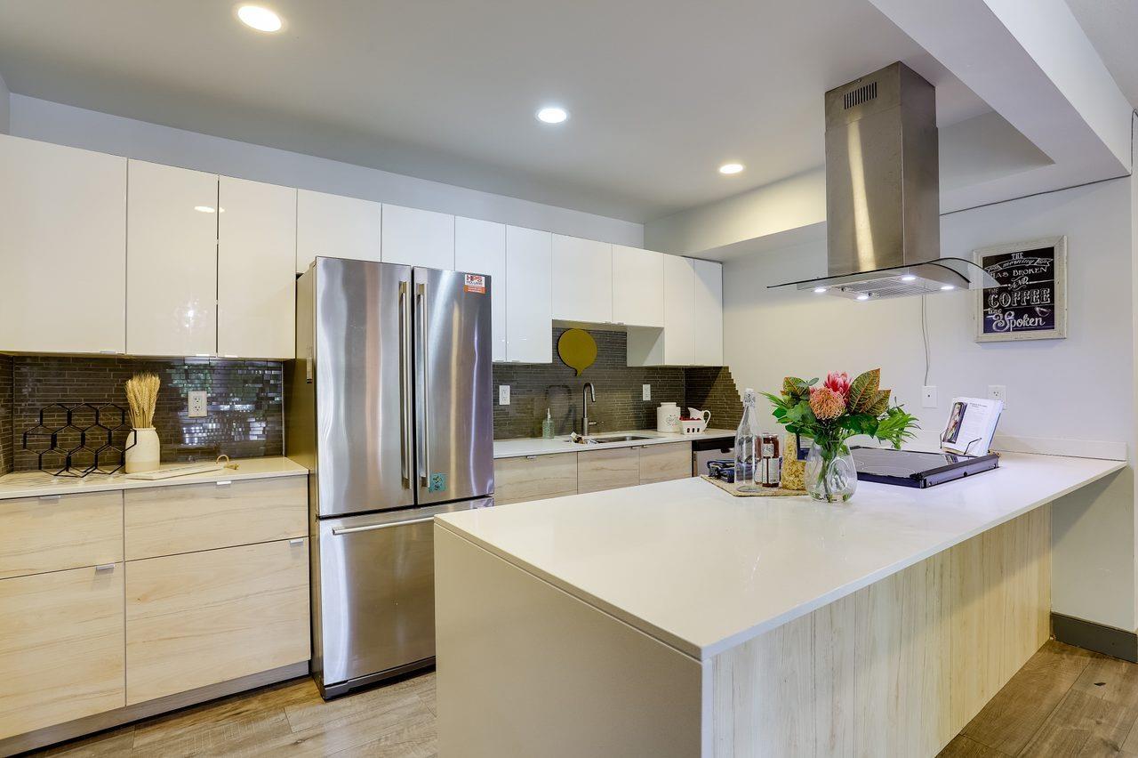 10532 HOLLY PARK LANE, Surrey