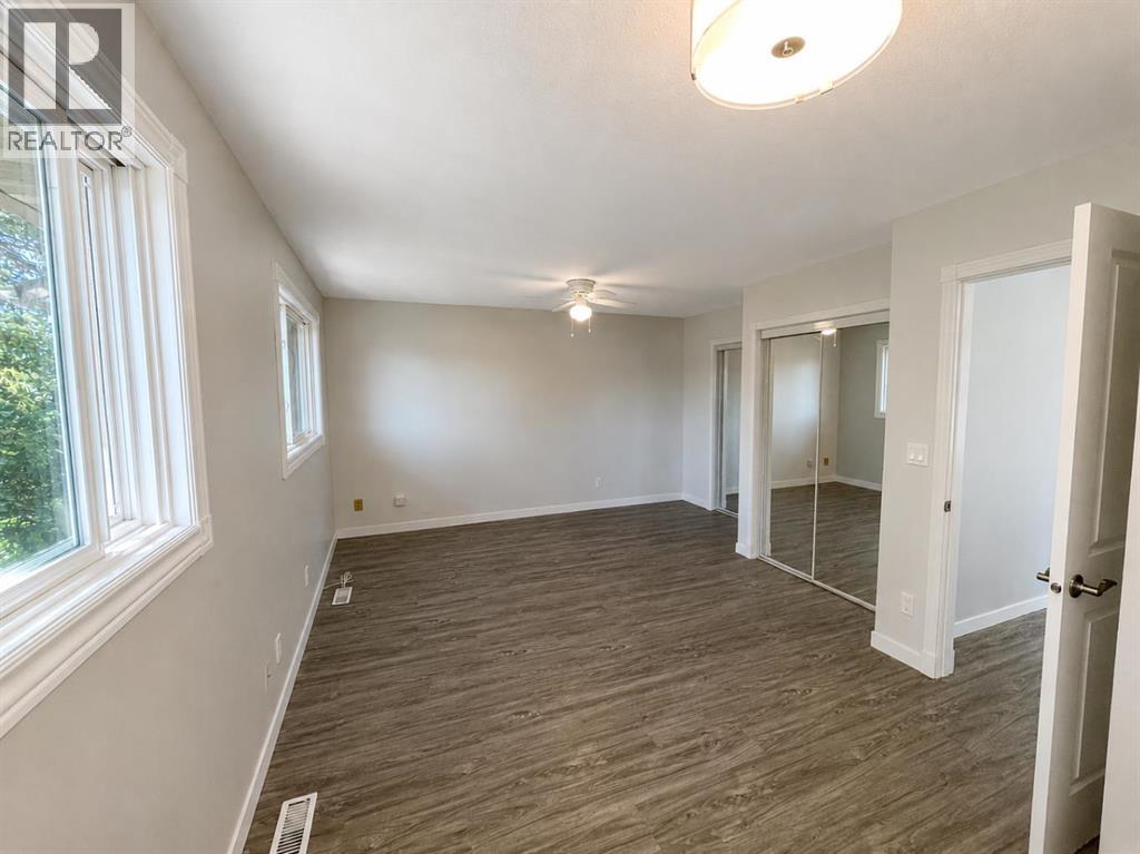 252 Templeview Way NE - 11