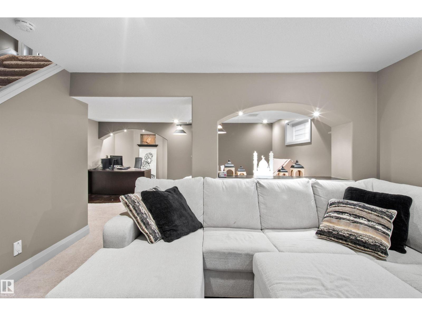 10656 181 AV NW - 48