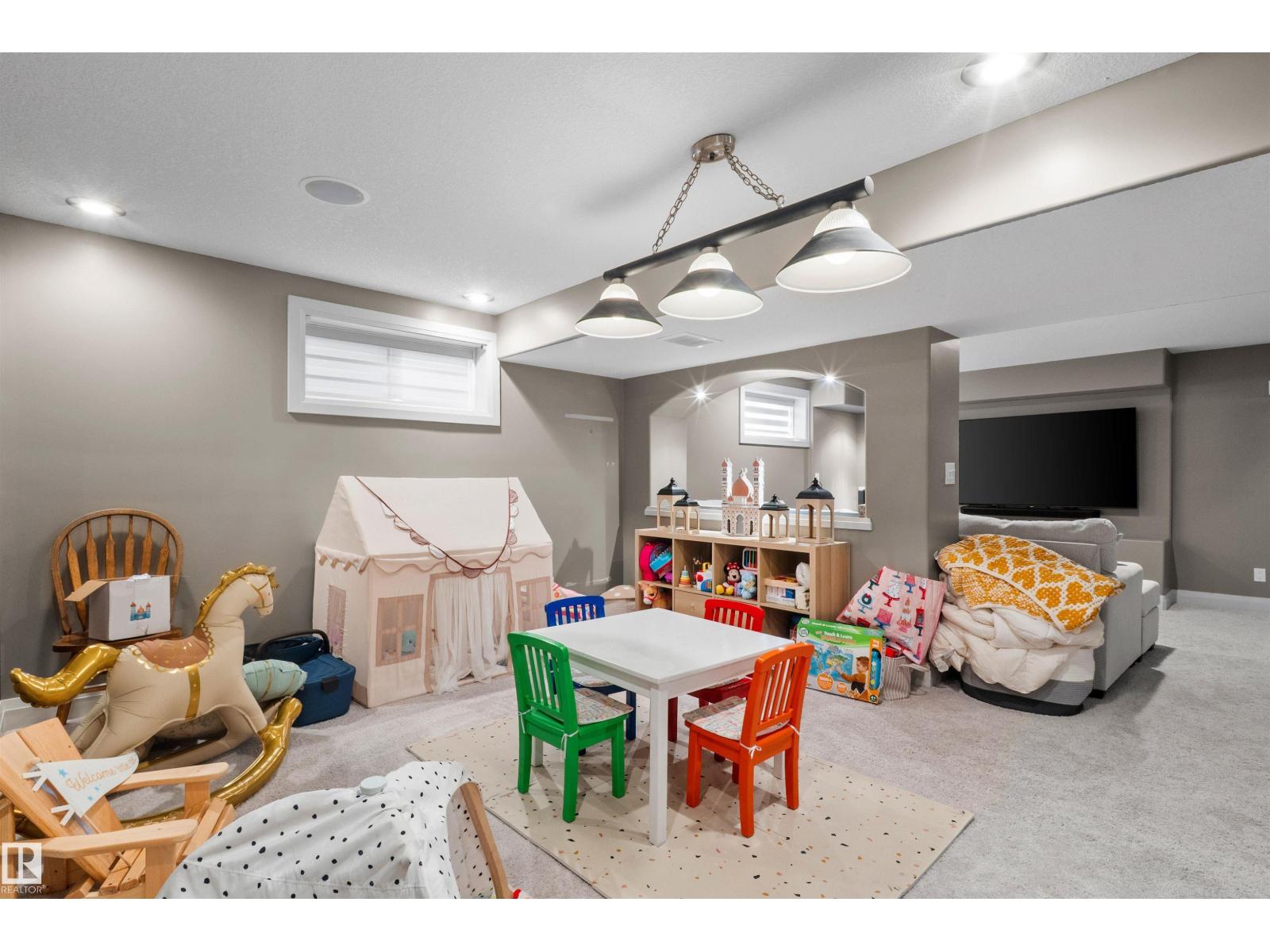 10656 181 AV NW - 50