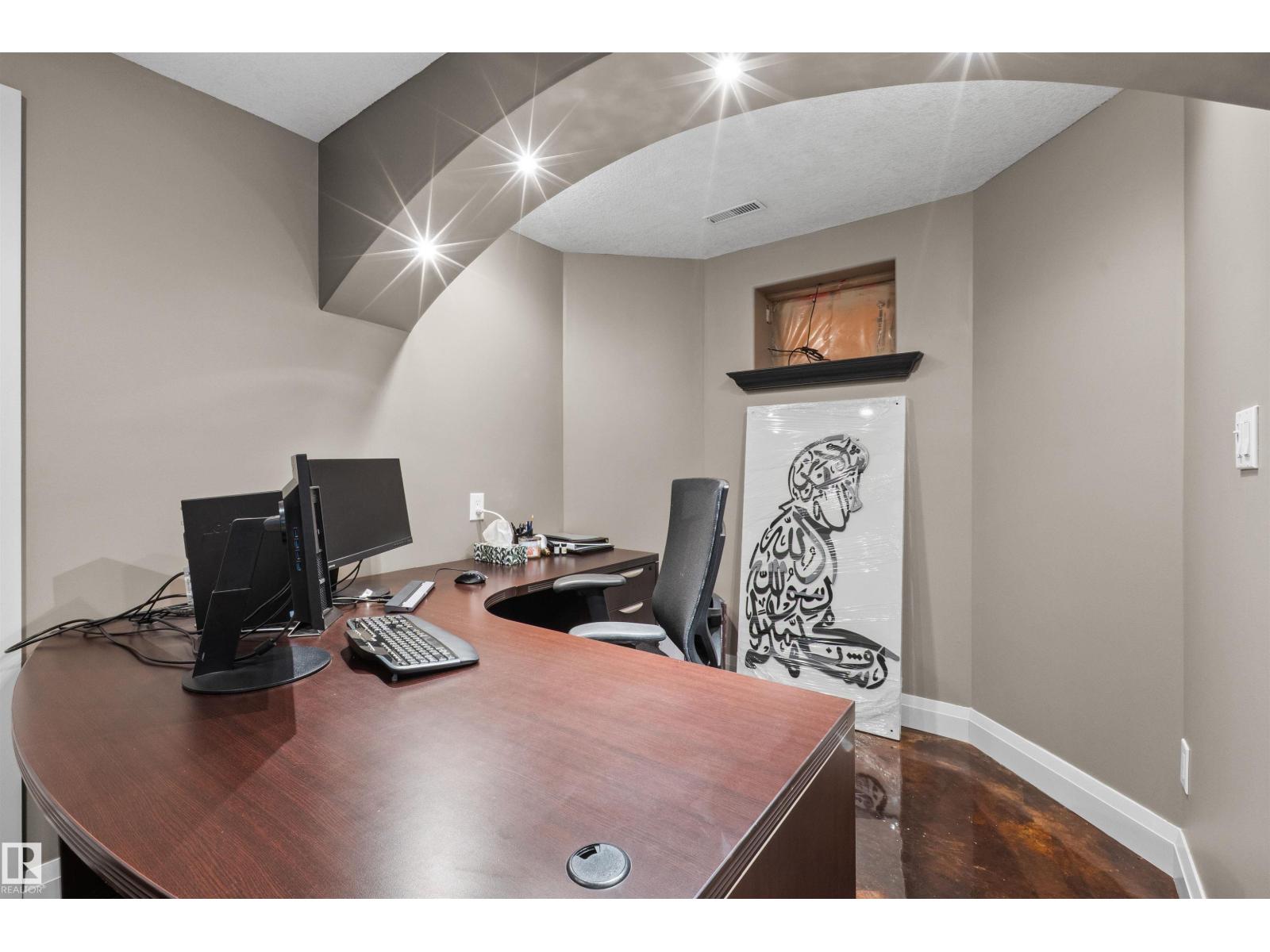 10656 181 AV NW - 52