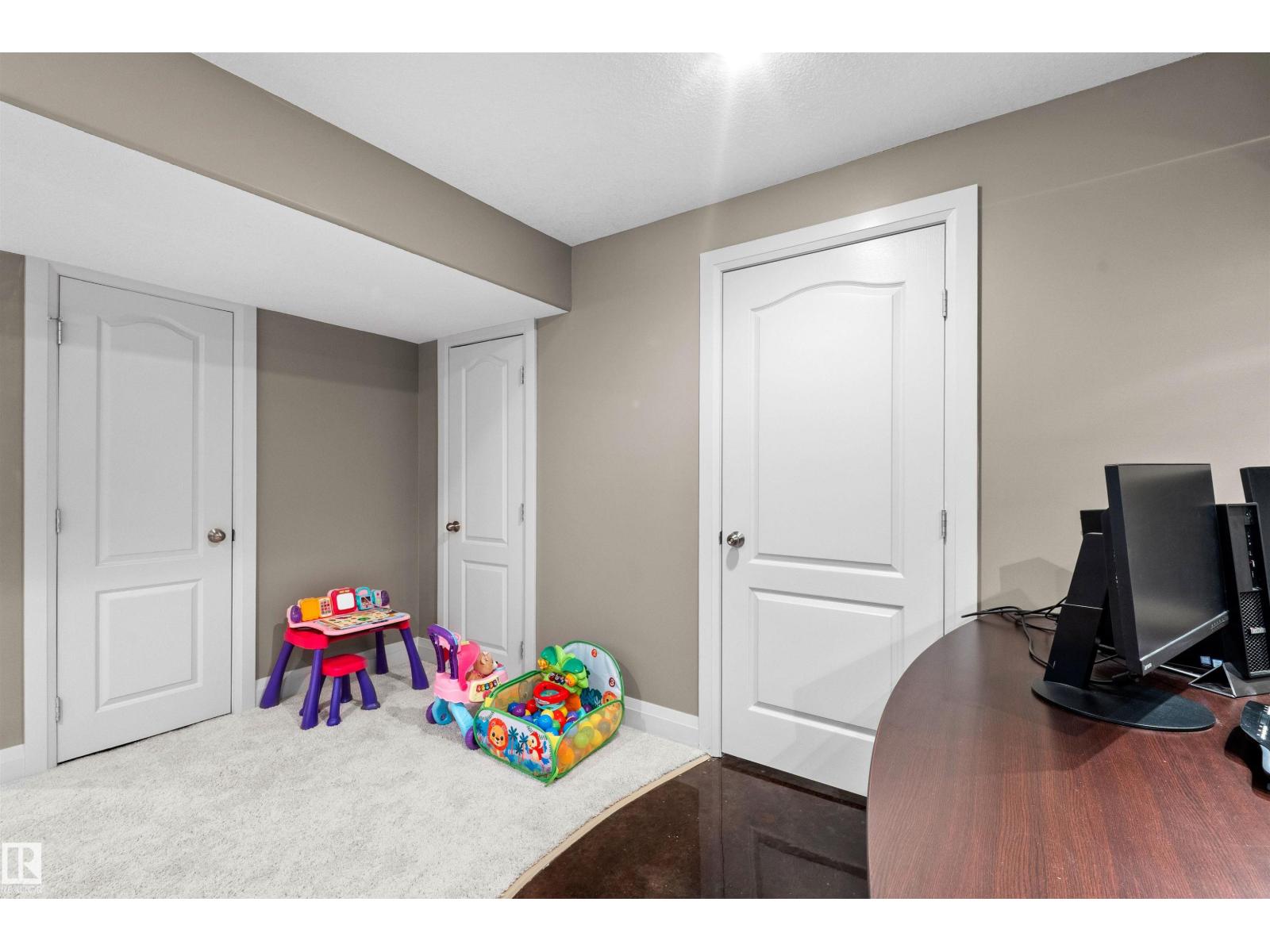 10656 181 AV NW - 53