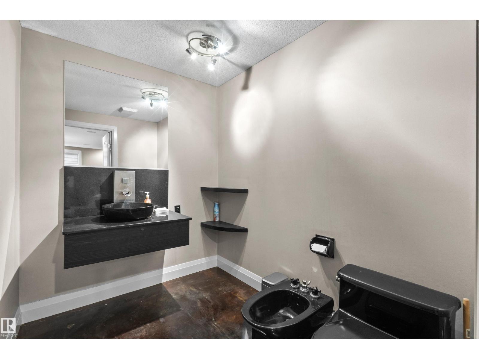 10656 181 AV NW - 54