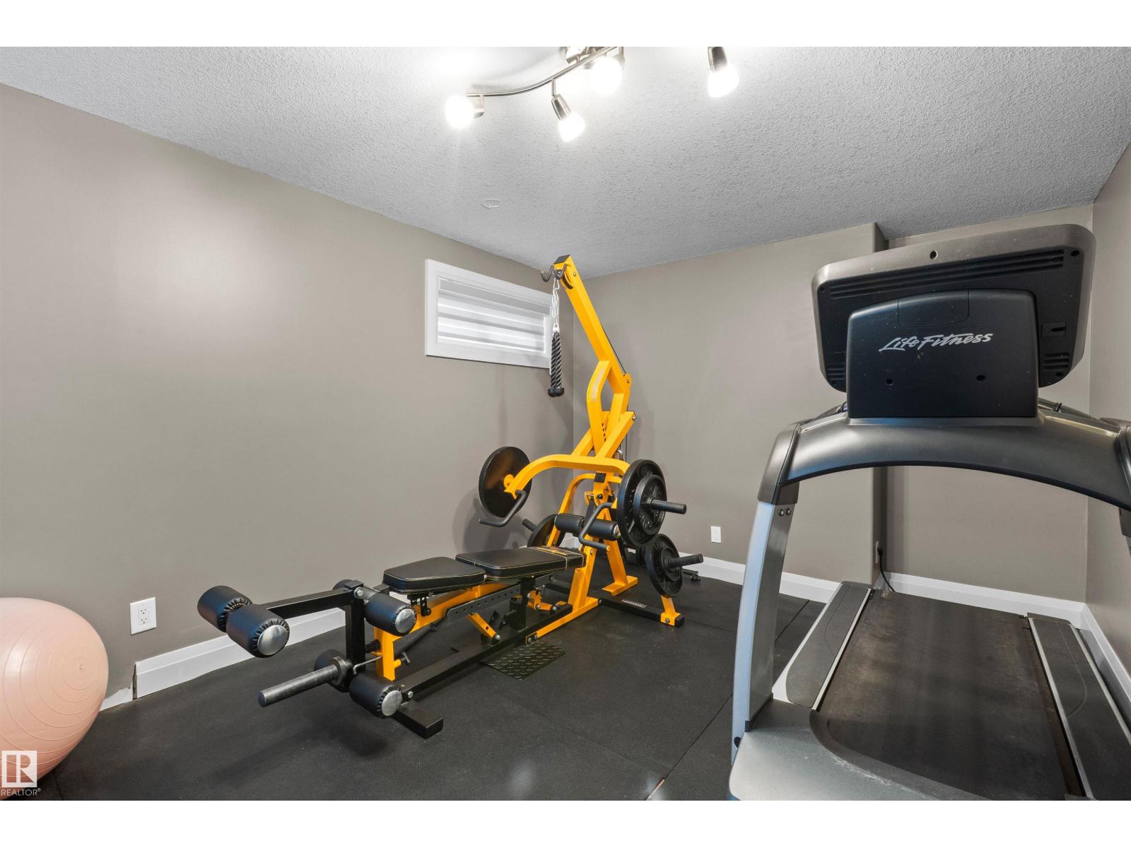 10656 181 AV NW - 55