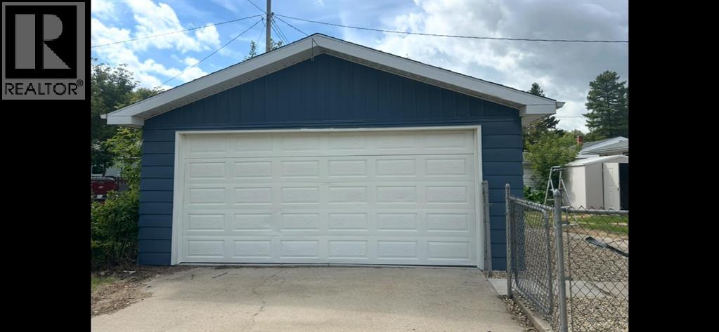 Listing photo – 5201 54 Avenue, Camrose