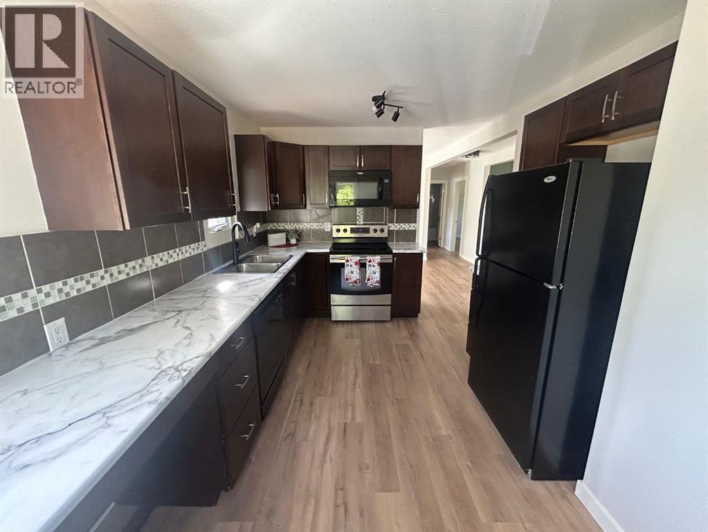 Listing photo – 5201 54 Avenue, Camrose