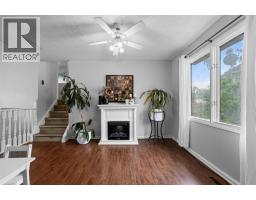 Kitchen - 5221 42 Street, Camrose, AB T4V1A7 Photo 6