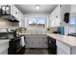 3pc Bathroom - 5221 42 Street, Camrose, AB T4V1A7 Photo 9