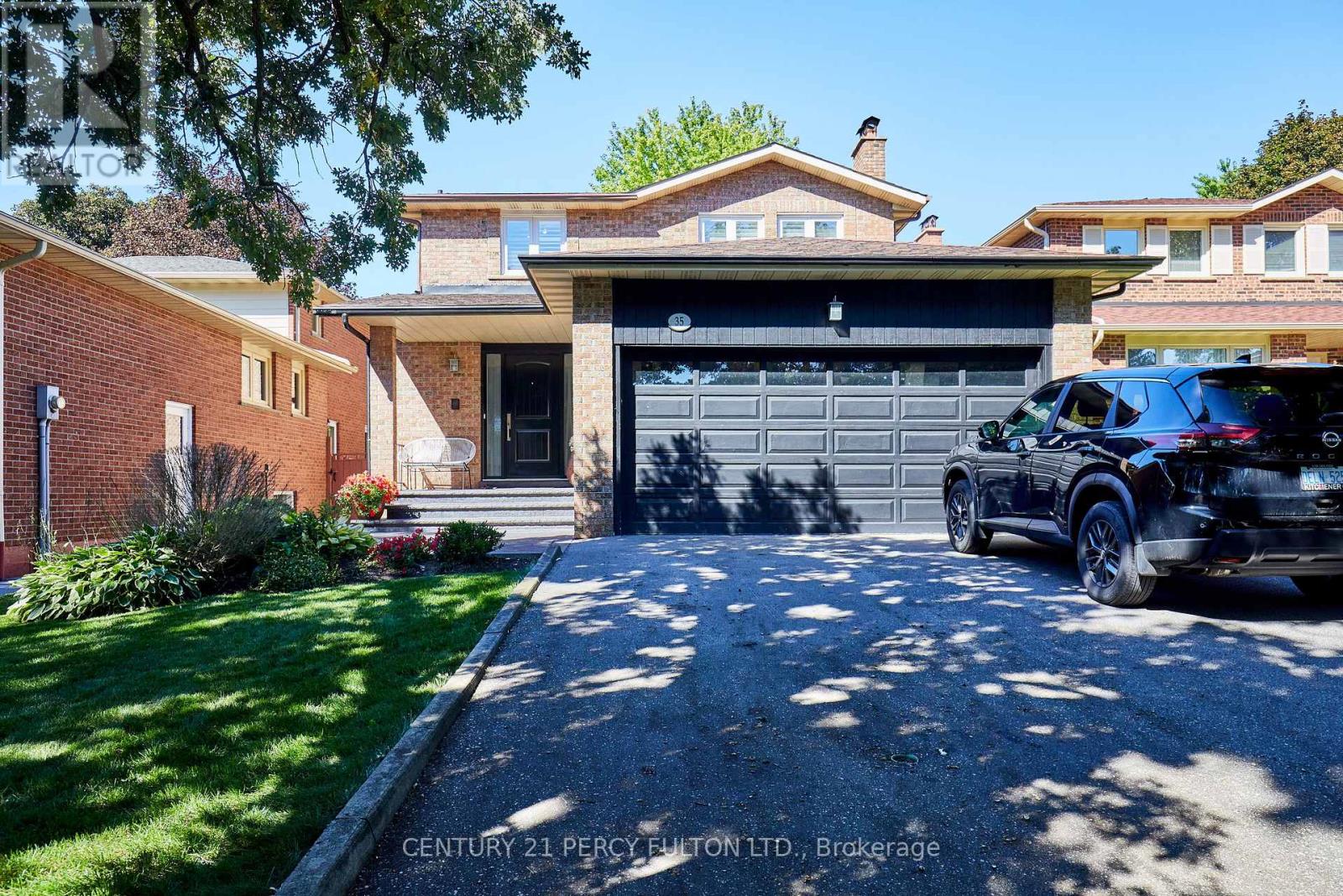 35 ASHLAND CRESCENT