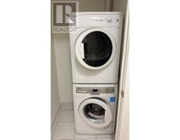 402 - 30 Nelson Street, Toronto, ON M5V0H5 Photo 17