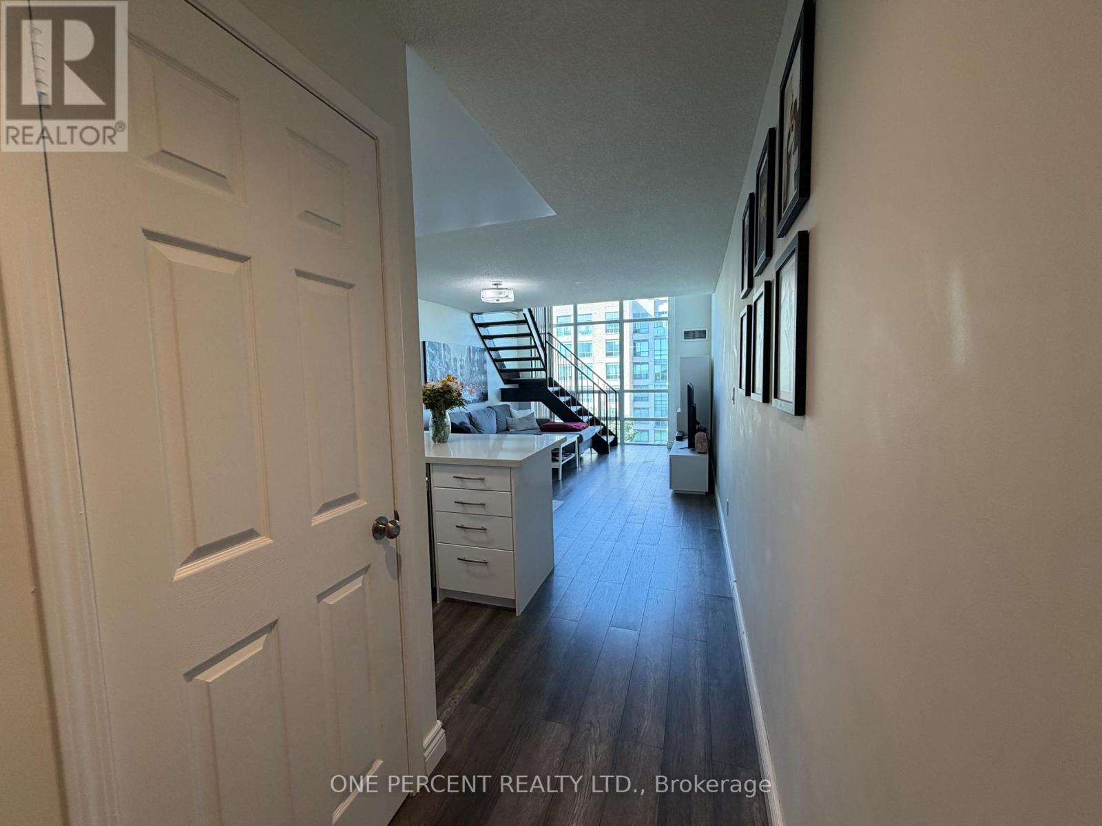 #607 3 ELLESMERE STREET - 3