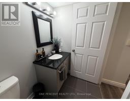 607 - 3 Ellesmere Street, Richmond Hill, ON L4B4N2 Photo 6