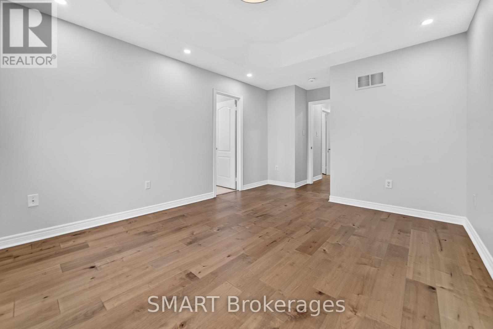 3367 STONEY CRESCENT - 32