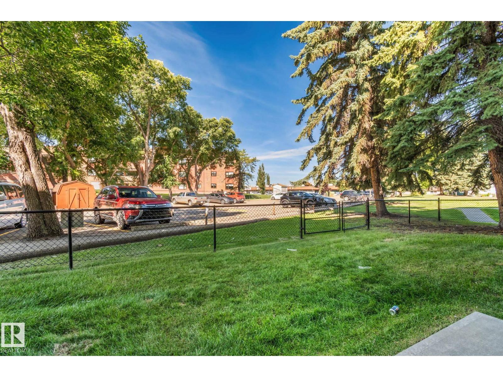 #111 4608 52 AV, Stony Plain, Alberta, T7Z1N7, Stony Plain, Alberta — photo 3 of 5