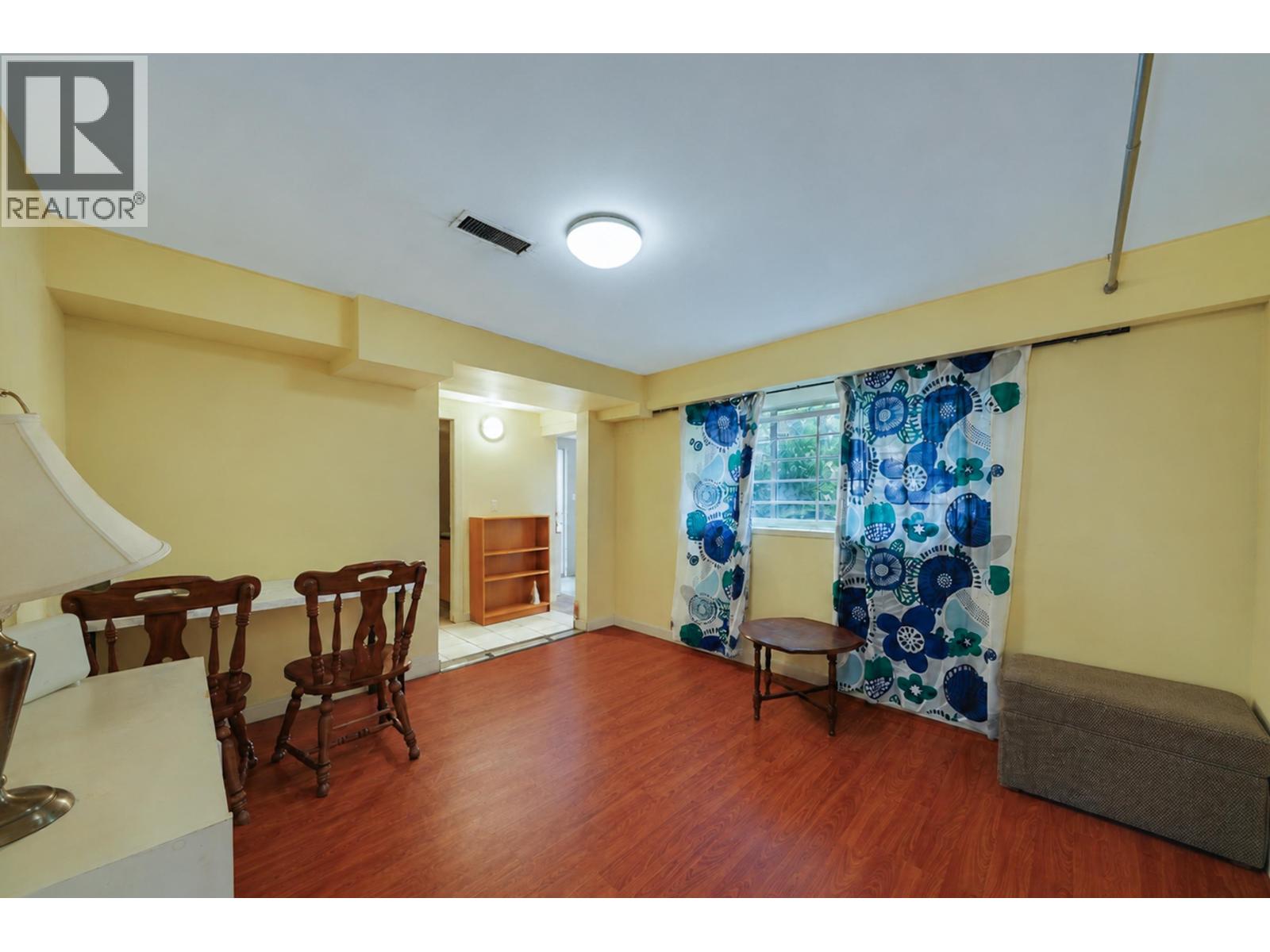 10671 AINTREE Crescent, Richmond, British Columbia, V7A3V2, Richmond, British Columbia — photo 5 of 5