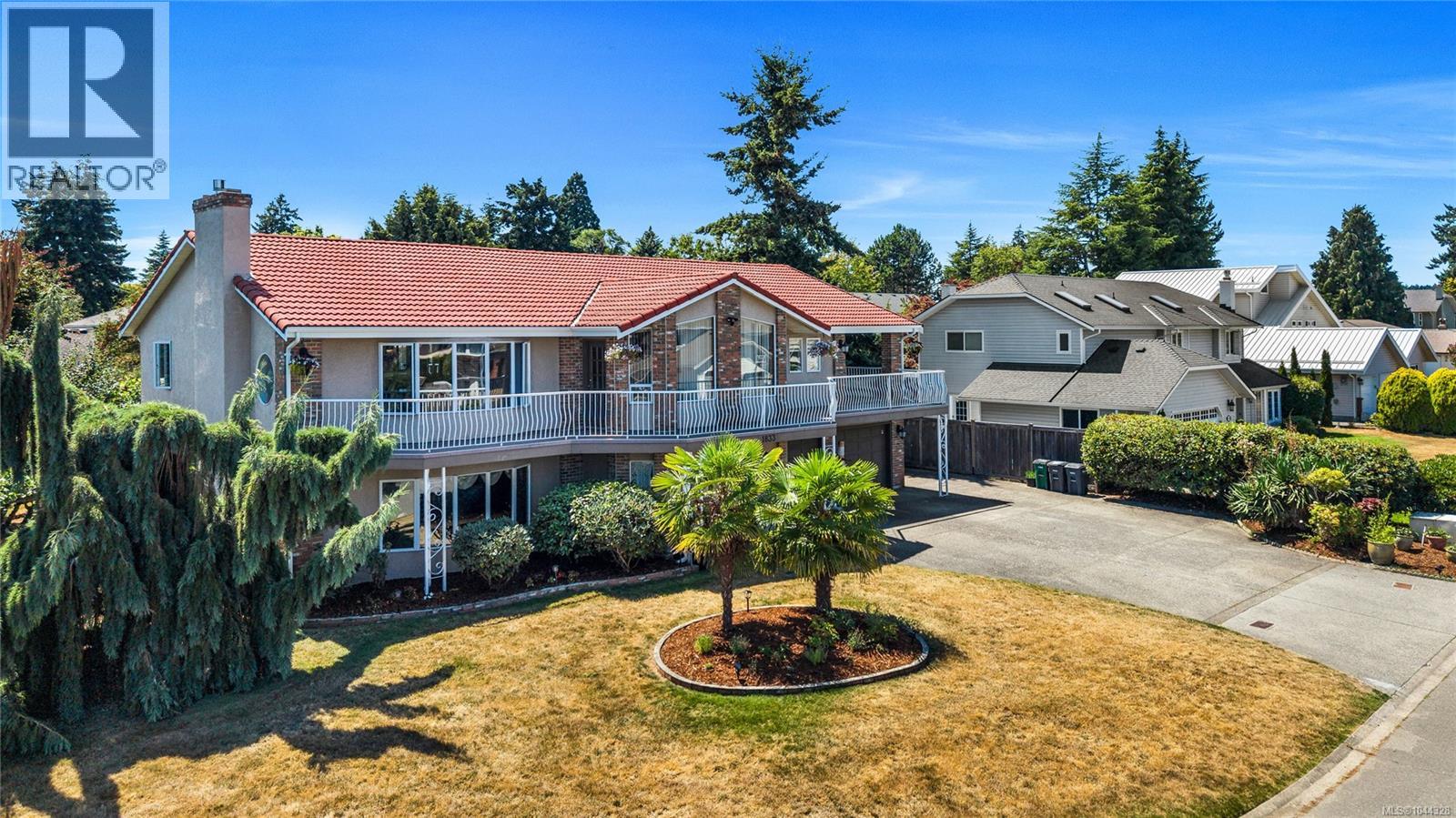 1833 Knutsford Place, Saanich, British Columbia, V8N6E3, Saanich, British Columbia — photo 3 of 5