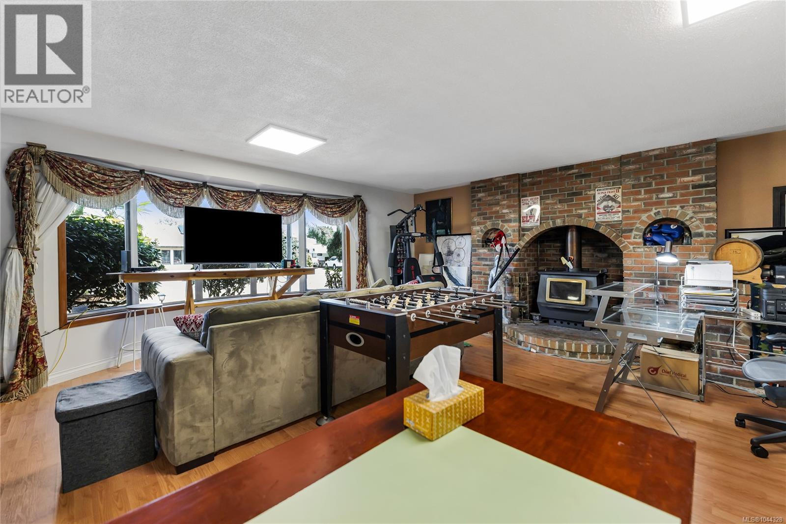  1833 Knutsford Place, Saanich