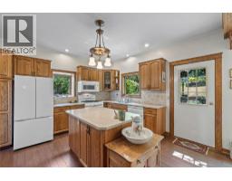 Kitchen - 219 St Paul Street W, Kamloops, BC V2C1G2 Photo 10