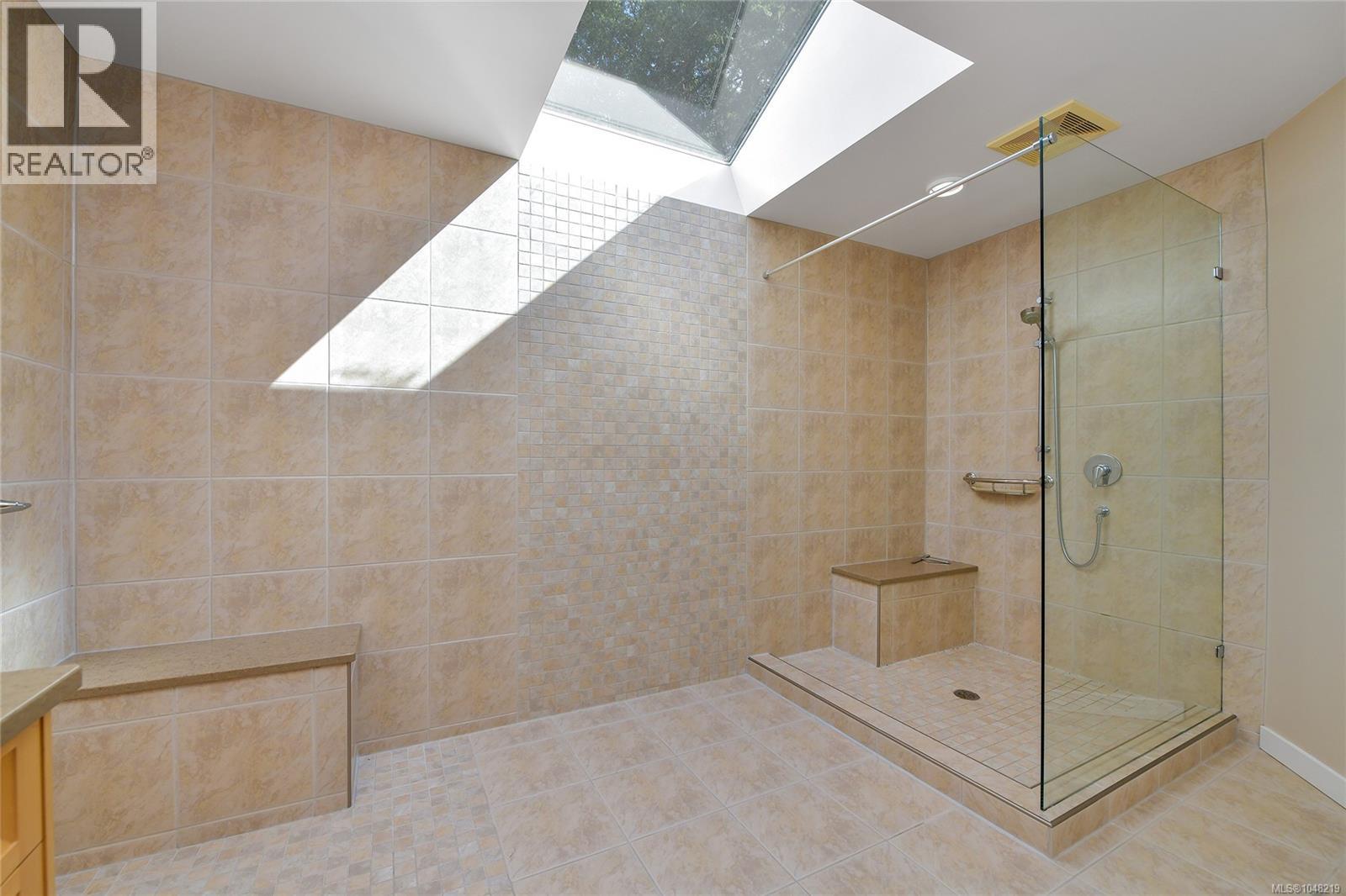  4404 Meadowood Place, Saanich