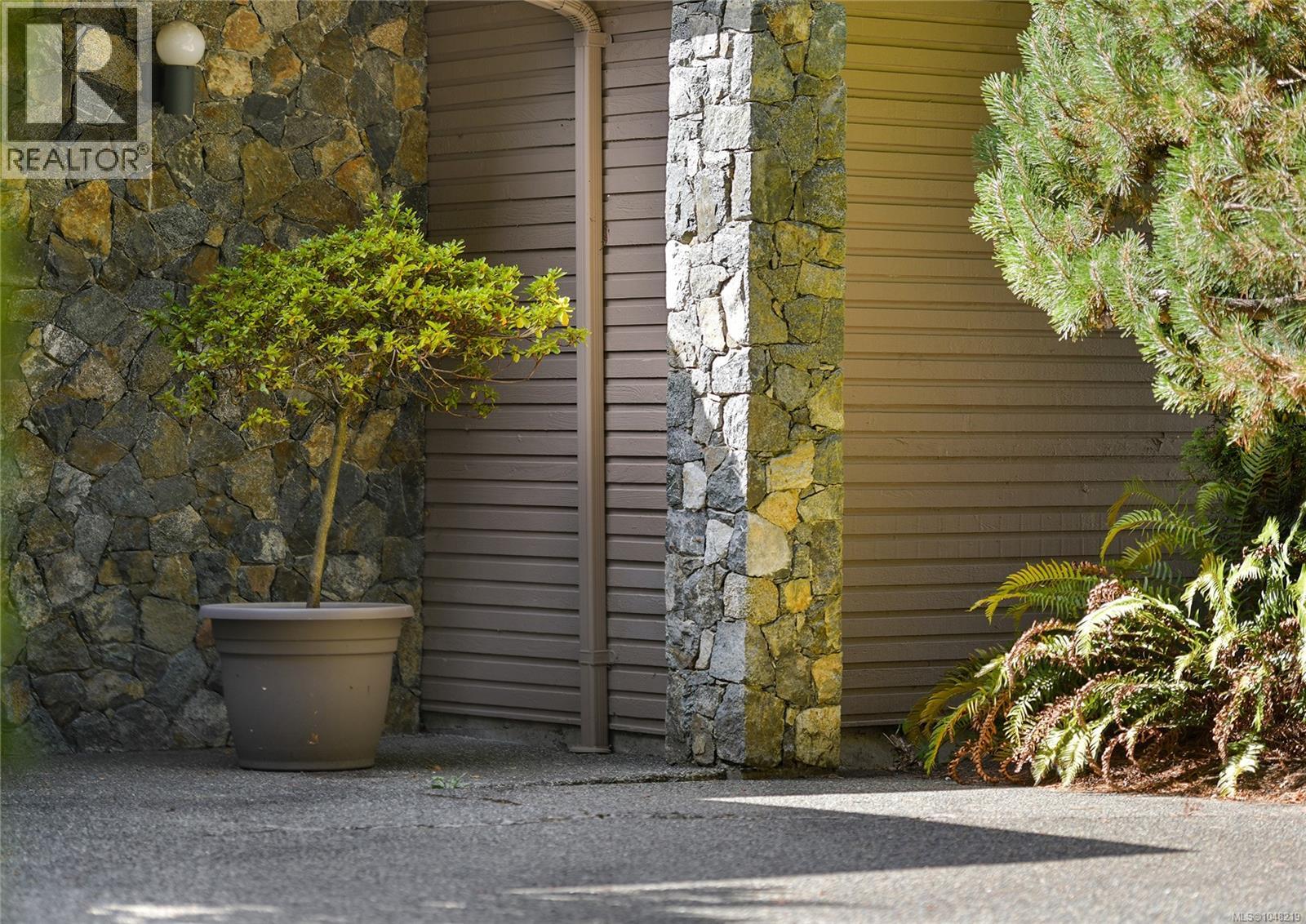  4404 Meadowood Place, Saanich