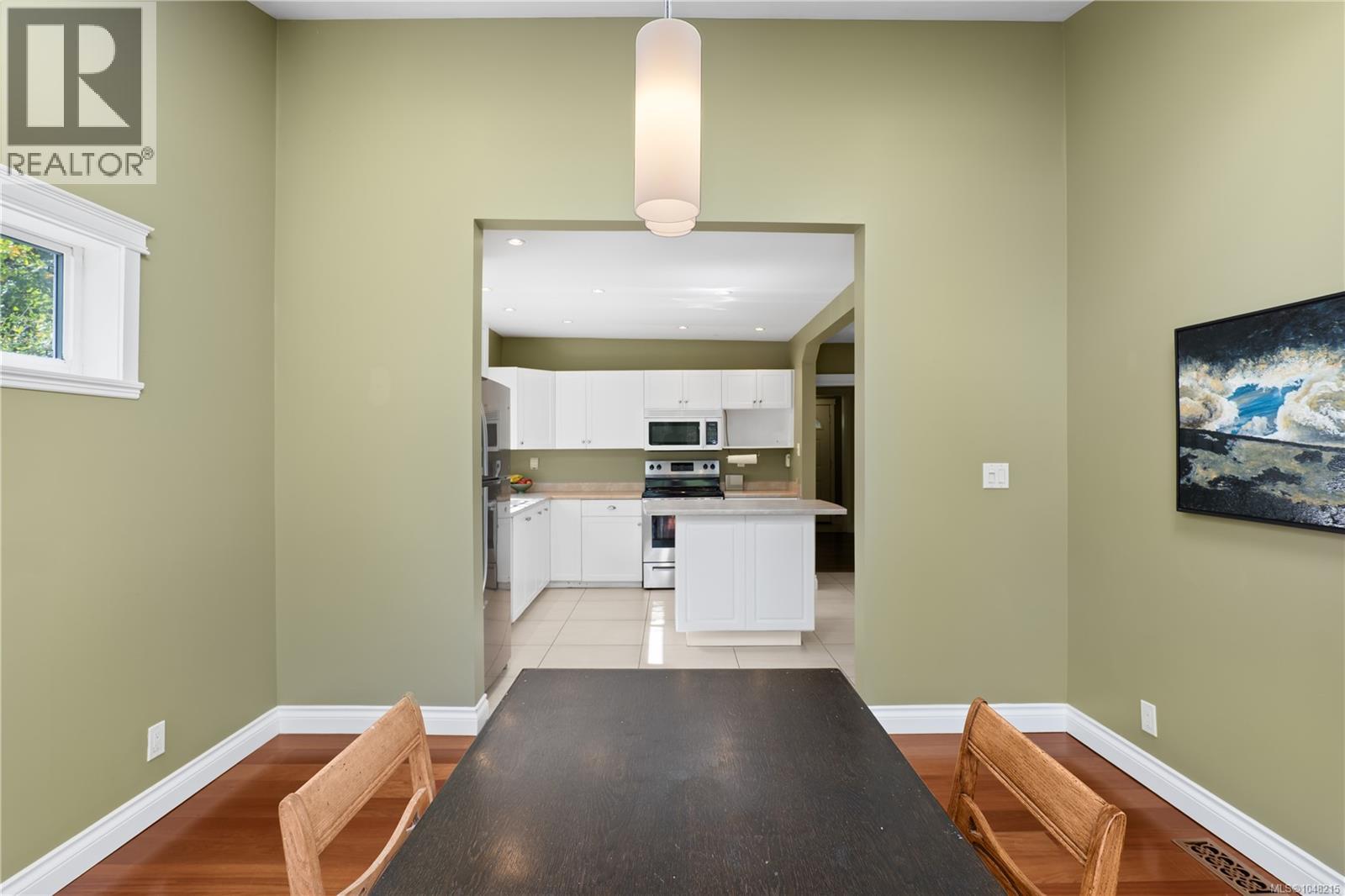  870 Brett Avenue, Saanich
