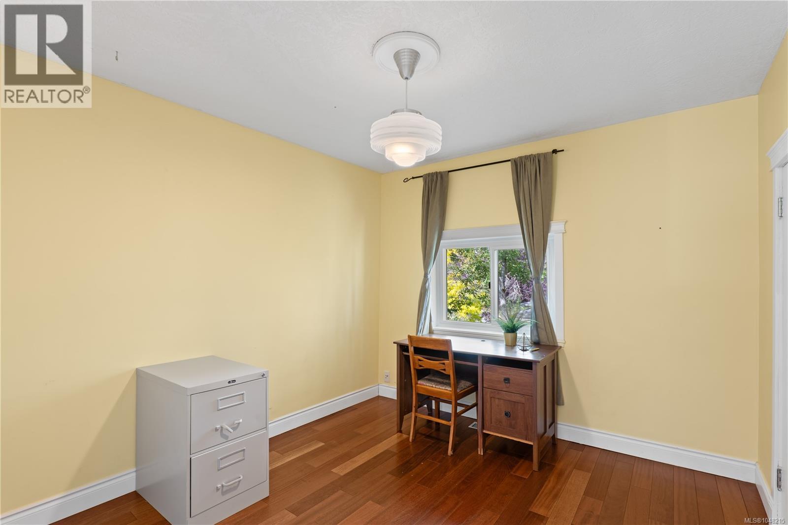  870 Brett Avenue, Saanich