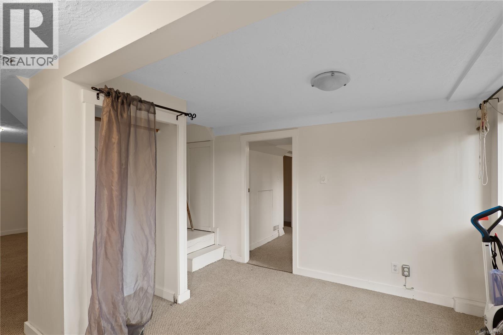  870 Brett Avenue, Saanich