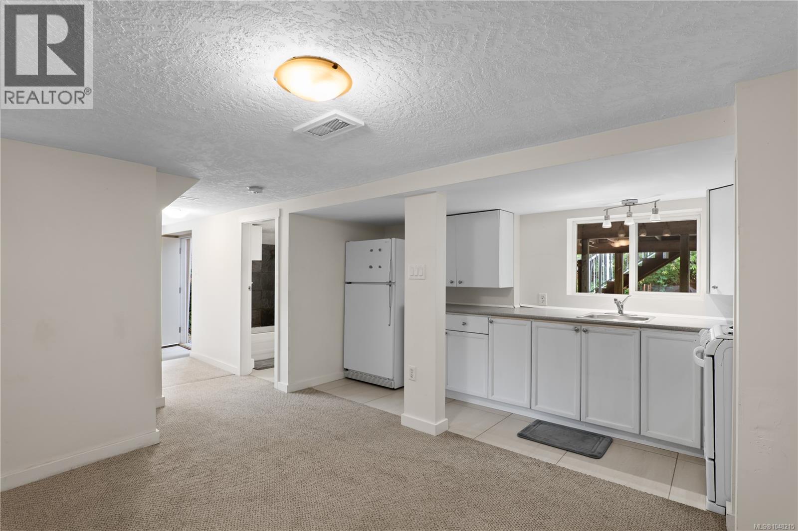  870 Brett Avenue, Saanich