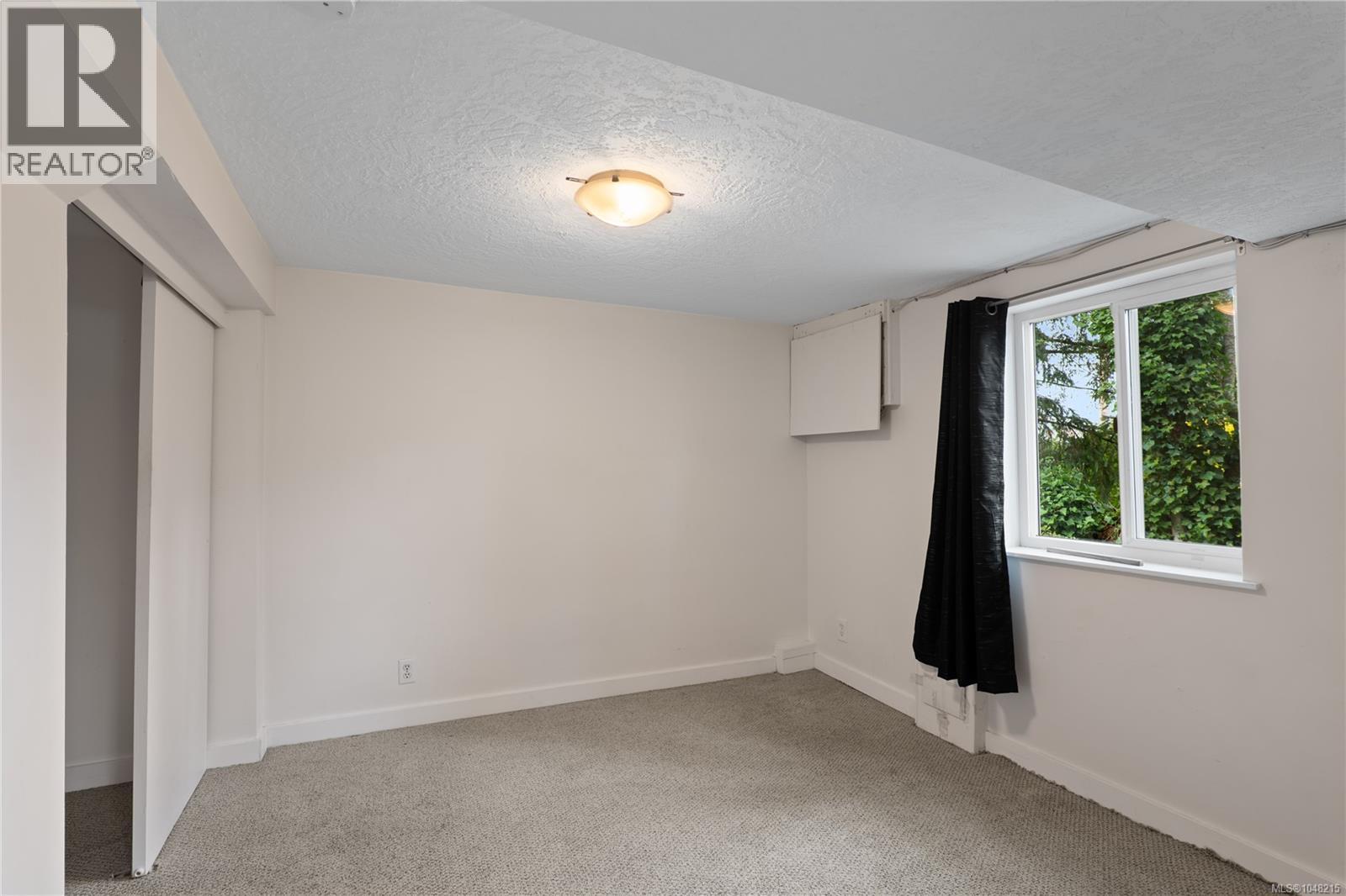  870 Brett Avenue, Saanich