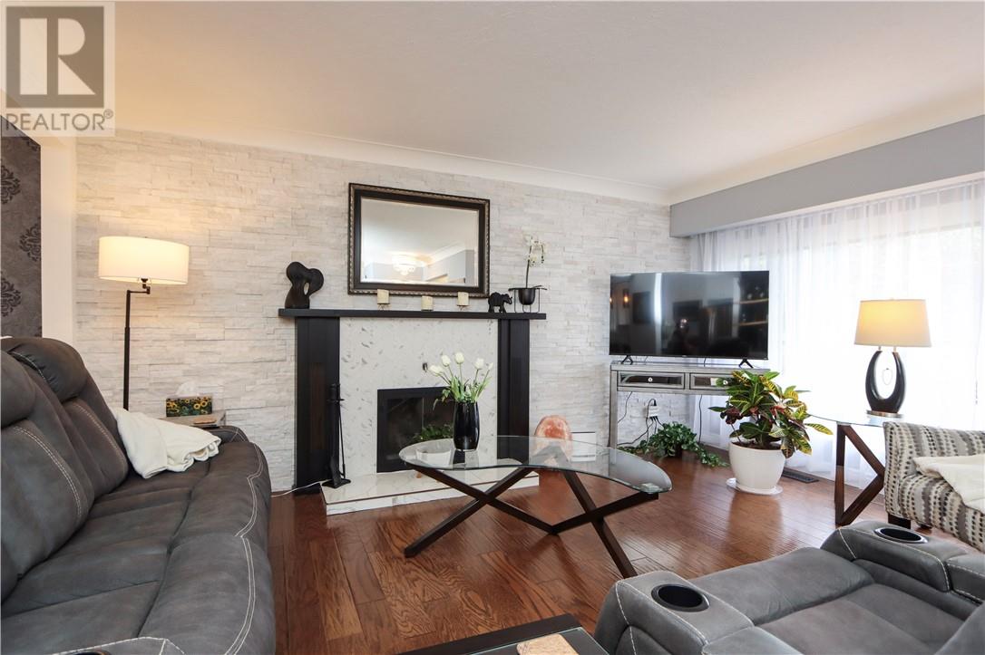 672 Lake Point Court - Image 22