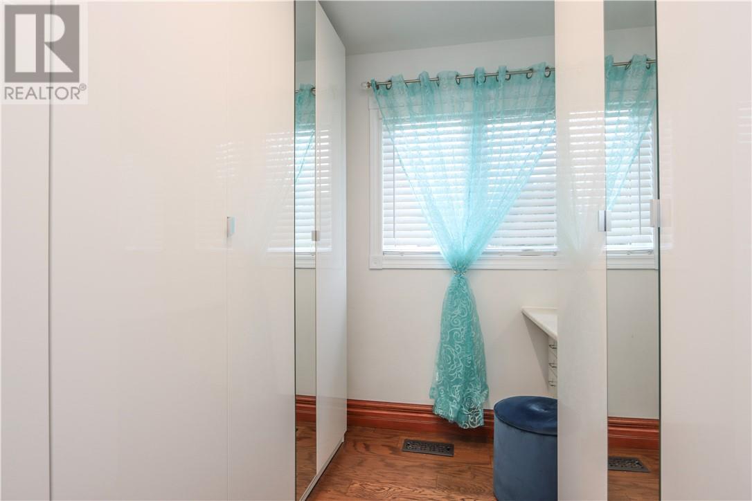 672 Lake Point Court - 23