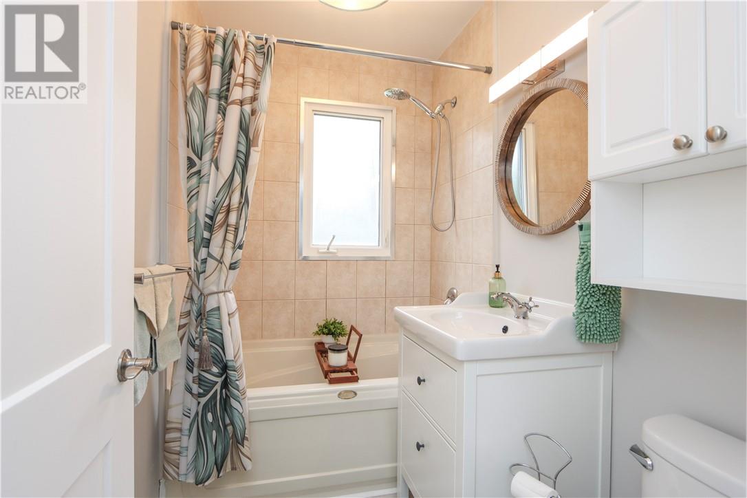 672 Lake Point Court - Image 31