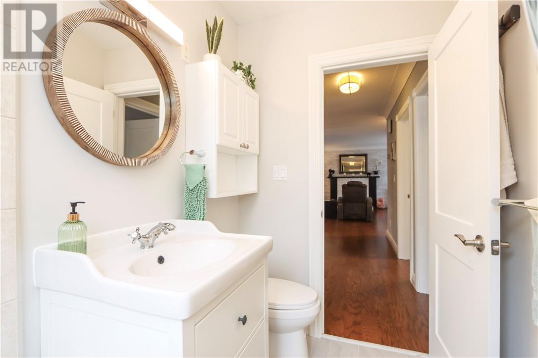 672 Lake Point Court - 32