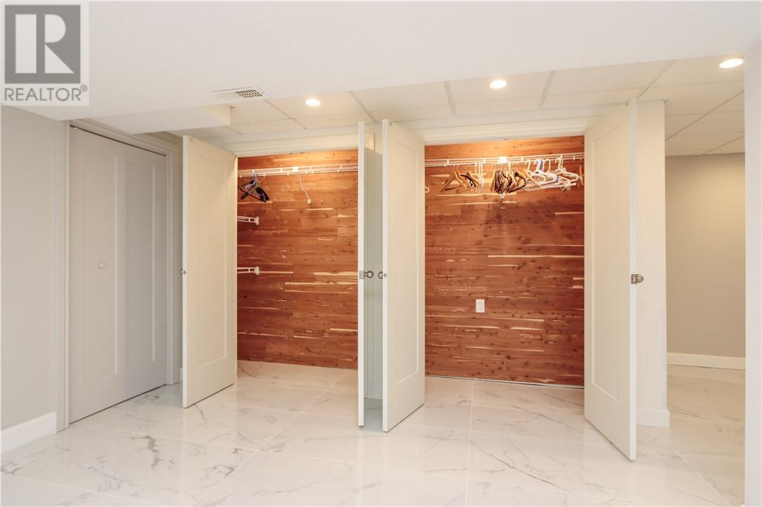672 Lake Point Court - 40