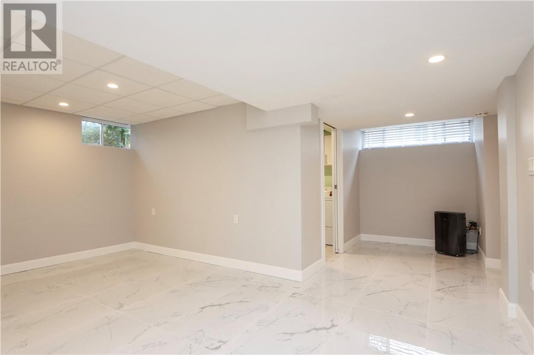 672 Lake Point Court - 41