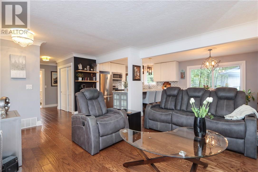 672 Lake Point Court - 7