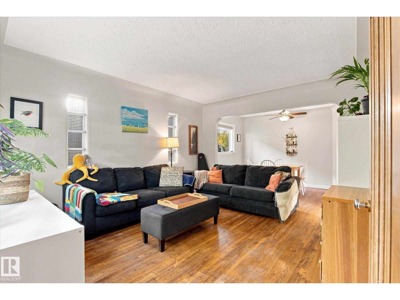 10943 72 AV NW - 3