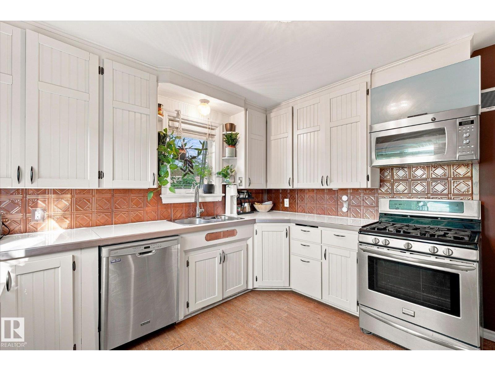 10943 72 AV NW - 4